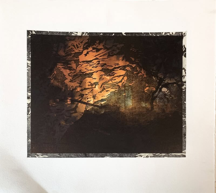 Lorsque que les champs brûlent ​2022, impression laser et gravure sur bois, papier Johannot, 25 x 50 cm